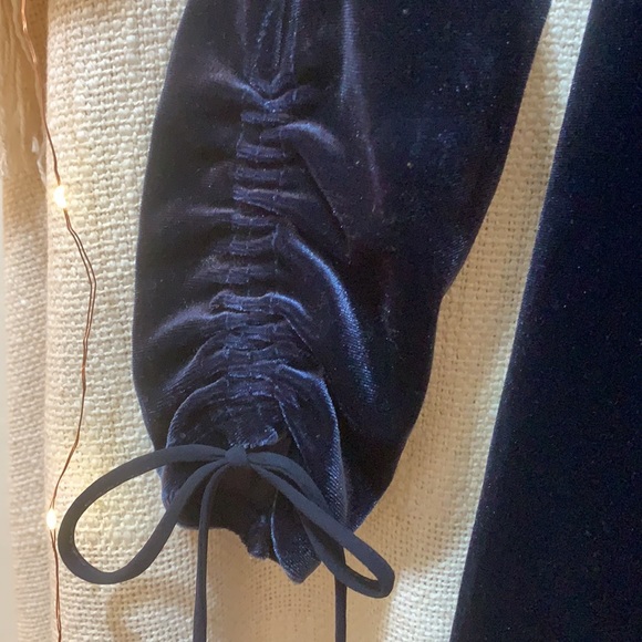 Navy velvet romper by Urban Outfitters - Picture 4 of 5